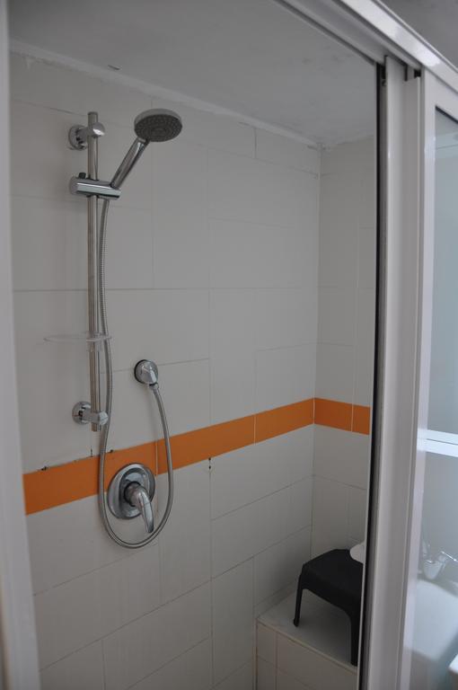 Sky Home Apartment Jabotinsky 8 Bat Yam Buitenkant foto