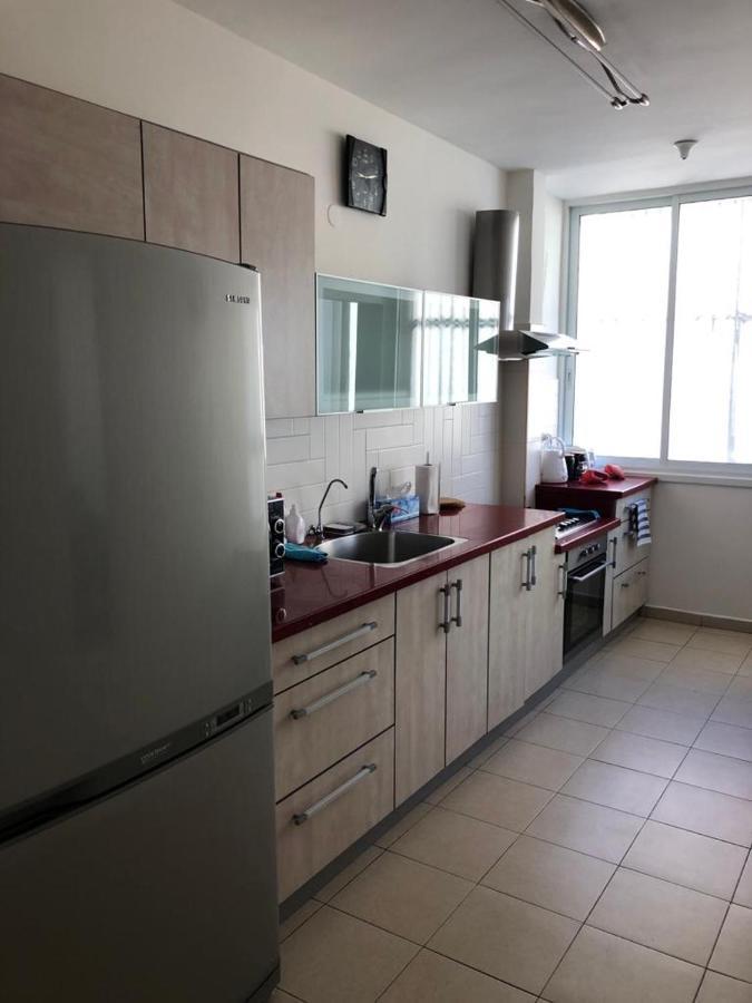 Sky Home Apartment Jabotinsky 8 Bat Yam Buitenkant foto
