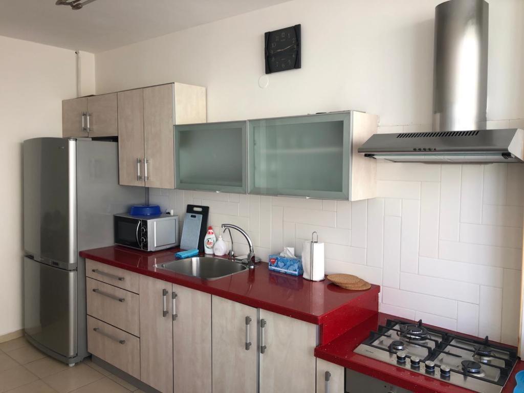 Sky Home Apartment Jabotinsky 8 Bat Yam Buitenkant foto
