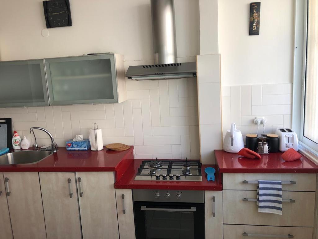 Sky Home Apartment Jabotinsky 8 Bat Yam Buitenkant foto